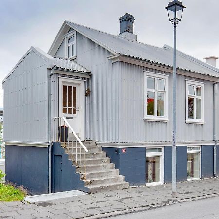 Live As Locals Apartments Reykjavík Exteriör bild